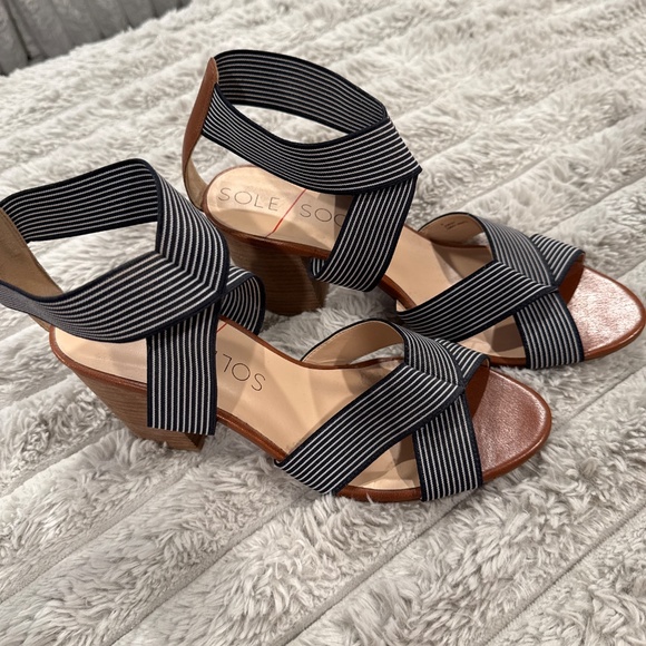 ⭐️ Sole Society Striped Chunky Heel Sandal ⭐️ - Picture 2 of 4